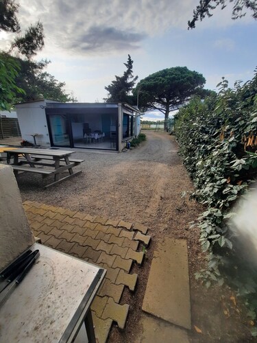 Air-conditioned house +garden +beach