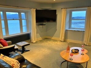 TV - Beau View at Gadlys House (Beaumaris)