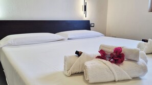 3 bedrooms, in-room safe, desk, iron/ironing board