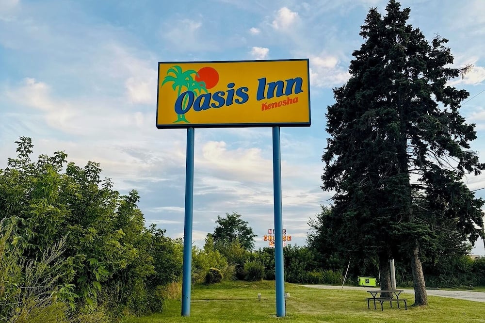 Oasis Inn Kenosha