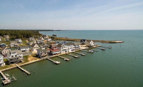 Bay Breeze by Seaside Vacations & Sales