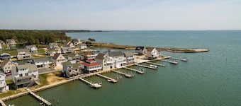 Bay Breeze by Seaside Vacations & Sales