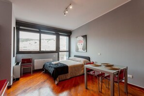 1 Schlafzimmer, Bügeleisen/Bügelbrett