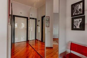 Unclassified image, 3 of 18, button