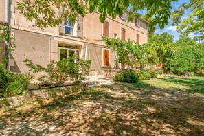 Exterior - Room 'Sylviane' with Shared Terrace, Shared Garden, and Air Conditioning (Les Angles)