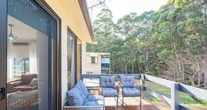 Tasman Breeze Beachside Escape near Historic Site