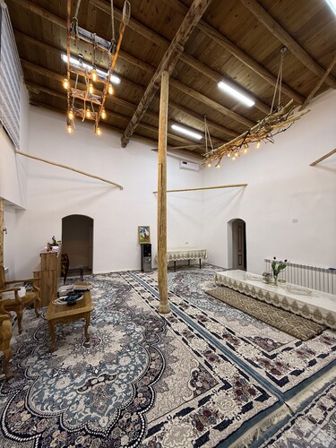 Charming 5-bedroom house with WiFi, AC in delightful Khiva
