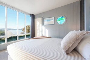 3 bedrooms, iron/ironing board, travel cot, WiFi