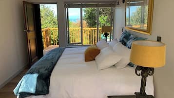 4 habitaciones, tabla de planchar con plancha, wifi y ropa de cama