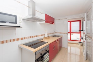 Refrigerador, microondas, horno y lavavajillas 