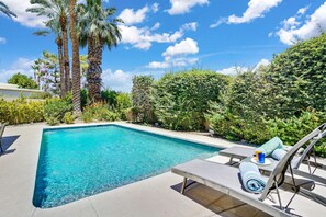 Et oppvarmet basseng