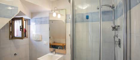 Shower, bidet, towels