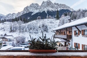 Property grounds - Apartment 'Höllental' with Mountain View, Balcony, and Wi-Fi (Grainau)