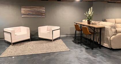 Come stay in our spacious ranch home in Mason. Ten minutes from Kings Island.