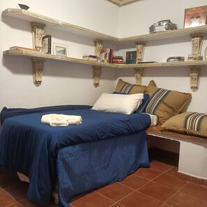 9 quartos, ferros/tábuas de passar roupa, Wi-Fi de cortesia