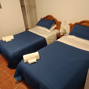 9 habitaciones, tabla de planchar con plancha y wifi gratis 