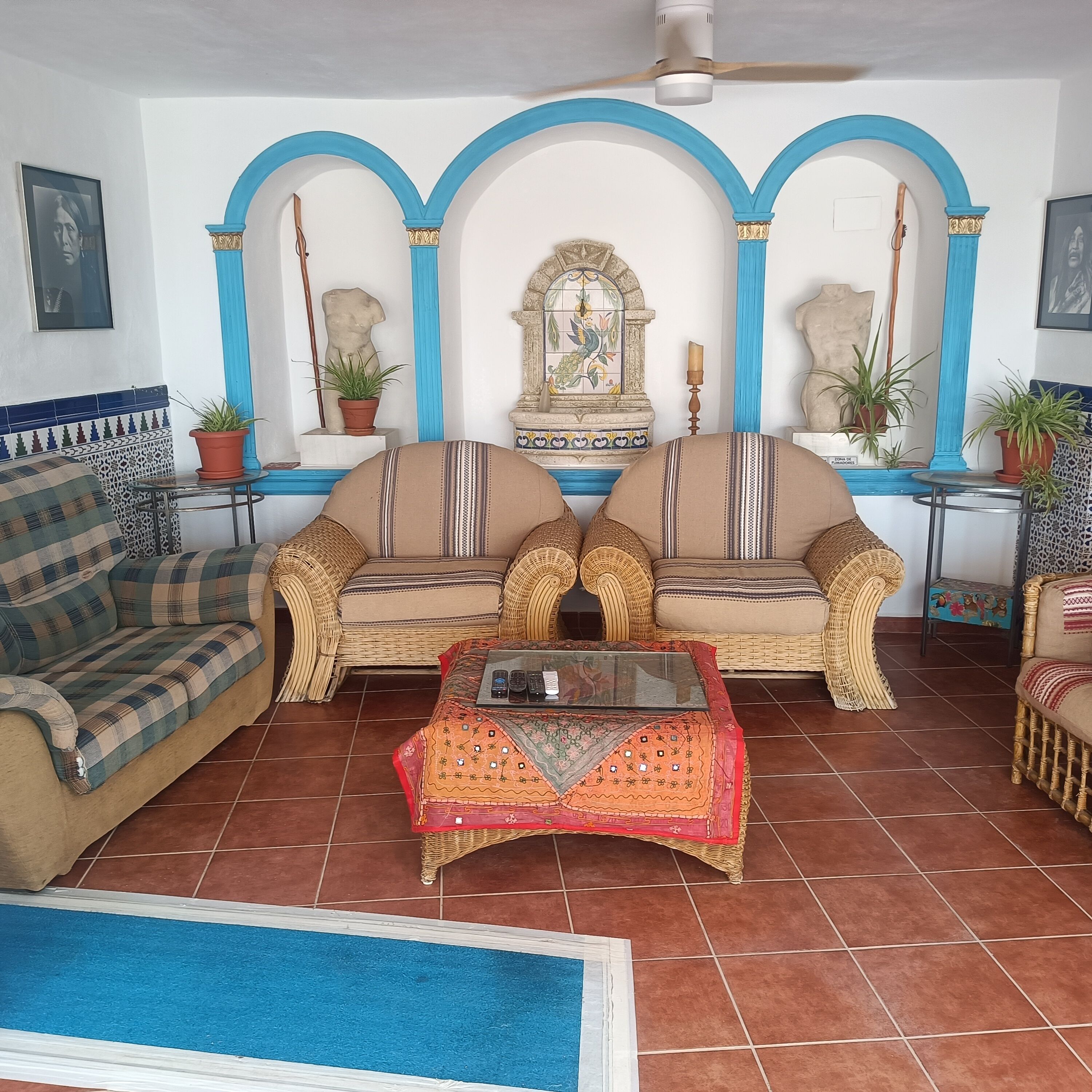 Smart TV, DVD player, books, music library