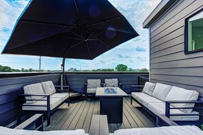 Terrace/patio - Stylish Luxury Rooftop Home (Indianapolis)