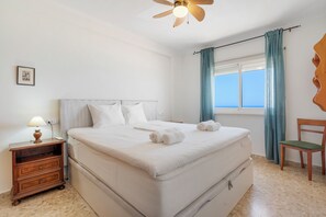 2 makuuhuonetta, silitysrauta/-lauta, ilmainen Wi-Fi, vuodevaatteet