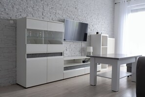 Apartment, Balkon | Bügeleisen/Bügelbrett, kostenloses WLAN