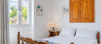 Apartment 'Ambelaki' with Sea View, Private Garden and Wi-Fi