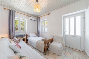 2 slaapkamers, een strijkplank/strijkijzer, wifi, beddengoed