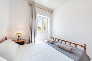 2 quartos, ferros/tábuas de passar roupa, Wi-Fi, roupa de cama