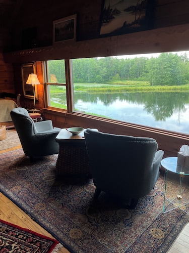  Cozy Mountain Cabin with fireplace, views and trails, pet friendly