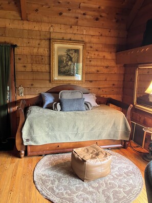 1 bedroom, desk, iron/ironing board, free WiFi -  Cozy Mountain Cabin with fireplace, views and trails, pet friendly (Catskill)