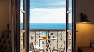 Twin Suite with Balcony | In-room safe, desk, blackout drapes, soundproofing