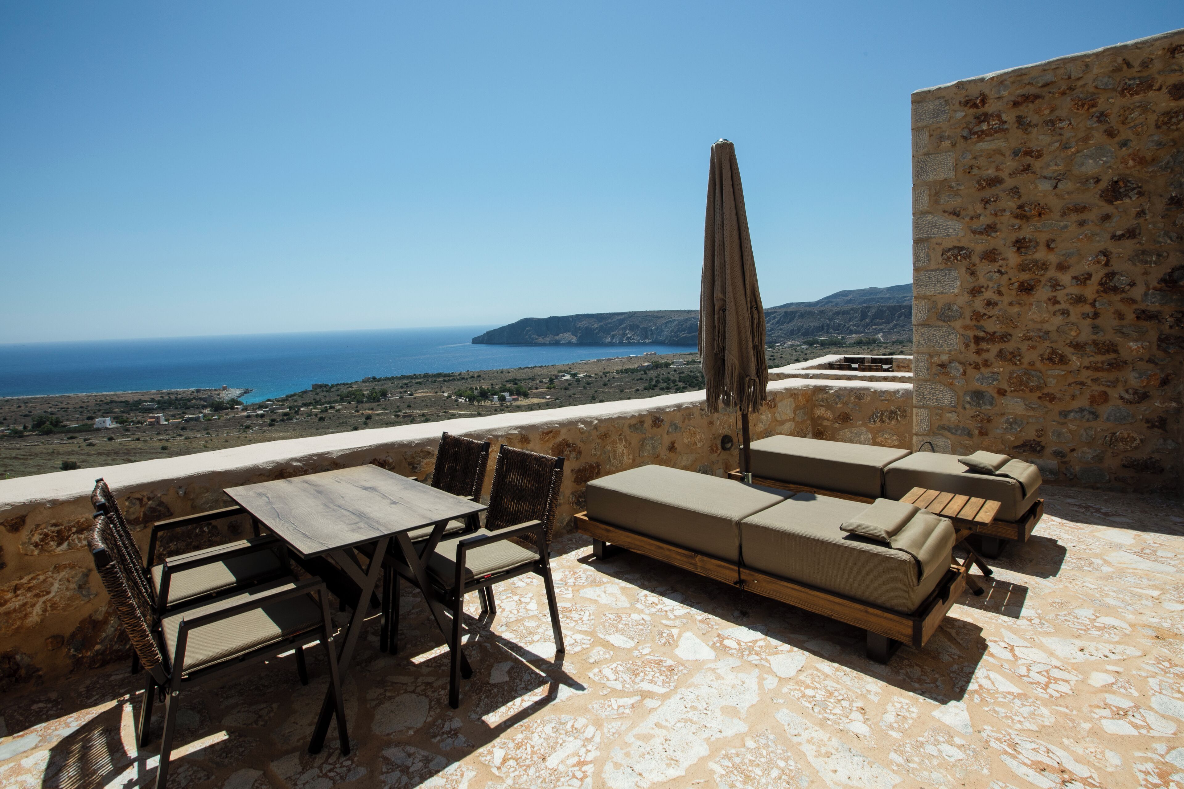 Coffres-forts dans les chambres, bureau, rideaux occultants