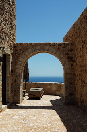 In-room safe, desk, blackout drapes, soundproofing