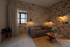 Zimmersafe, Schreibtisch, Verdunkelungsvorhänge, schallisolierte Zimmer