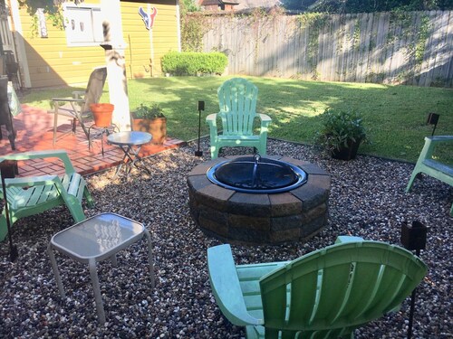 Cozy, centralized Studio in wonderful Houston with WiFi, AC