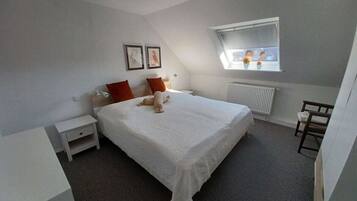 Apartment | 2 bedrooms, individually furnished, iron/ironing board