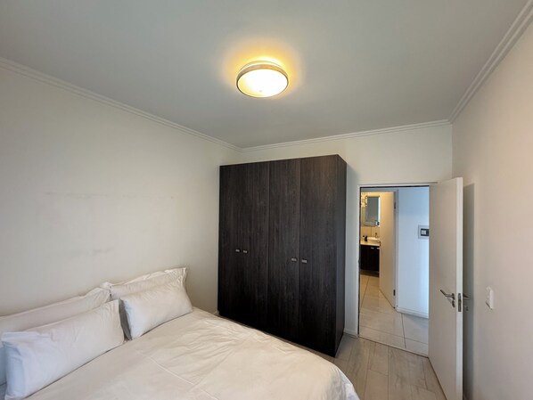 2 slaapkamers, een strijkplank/strijkijzer, wifi, beddengoed