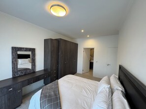 2 slaapkamers, een strijkplank/strijkijzer, wifi, beddengoed