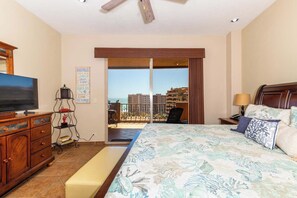1 bedroom, iron/ironing board, WiFi, bed sheets - Bella Sirena Beachfront Resort Condo B703 (Puerto Peñasco)