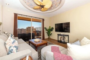 TV, offices - Bella Sirena Beachfront Resort Condo B703 (Puerto Peñasco)