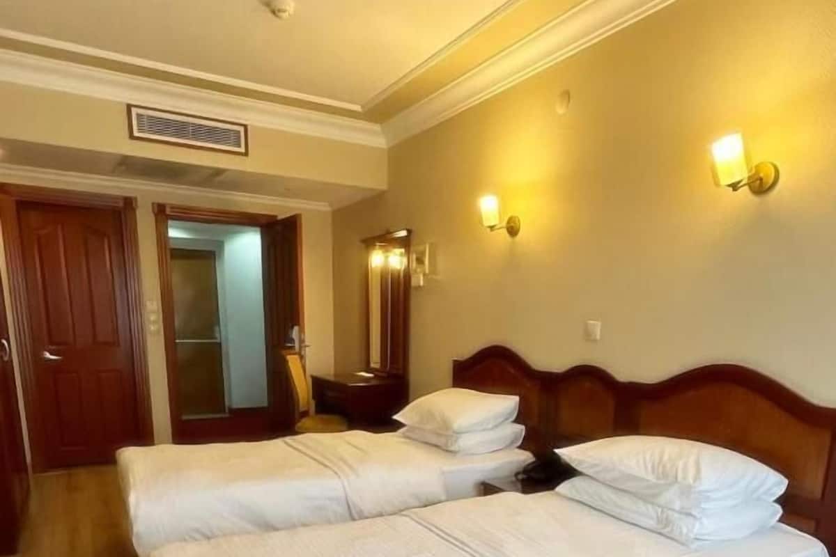 Basic Twin Room, City View