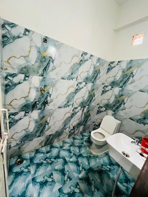 Double Room | Bathroom