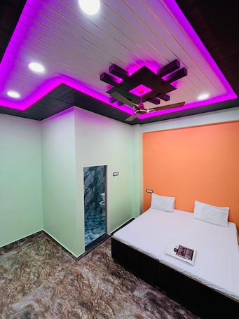 Free WiFi. Vande Bharat P Guest House