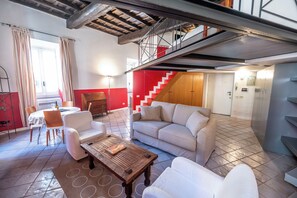 The Scarlet Loft in Trastevere (Via della Luce 71) | Unika möbler, strykjärn/strykbräda, gratis wi-fi och sängkläder