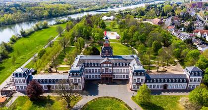 Vacation apartment MainStyle Hanau - for 5 people, with balcony, WLAN & parking space