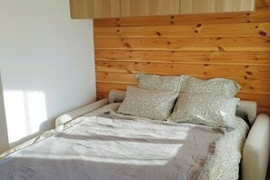 Free WiFi, bed sheets - Cosy mountain chalet ideal for hikers and nature lovers (Éourres)