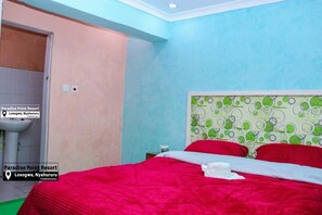 Standard Double Room, Garden View | Free WiFi, bed sheets