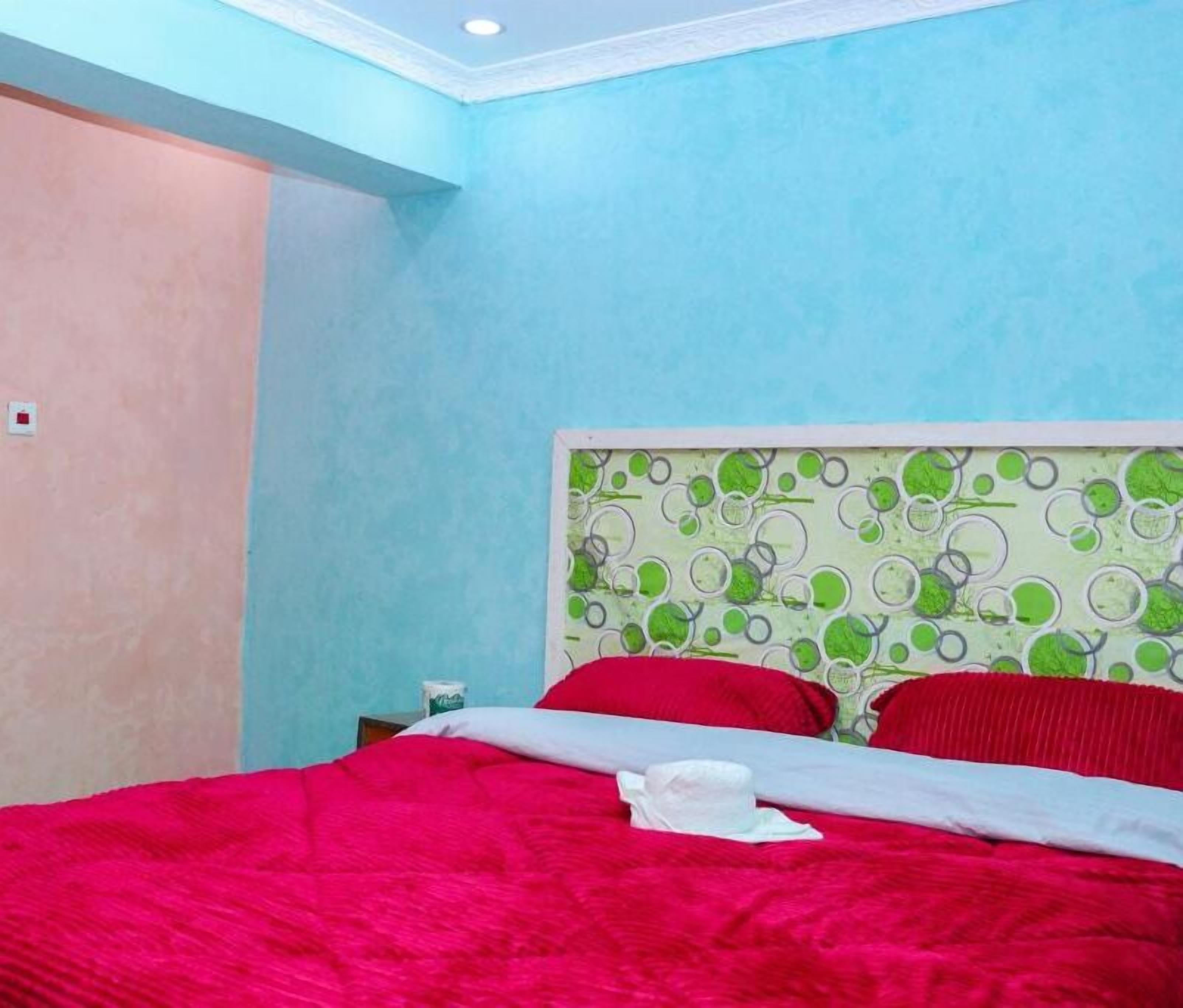 Dobbeltrom – standard, hageutsikt | Lydisolert, wi-fi (inkludert) og sengetøy