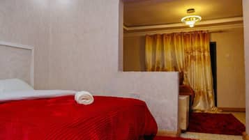 Executive Single Room, City View | Soundproofing, WiFi (free), bed sheets