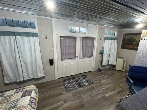 #11 - Digital Nomad Cabin on the river overlooking a lake with workstation