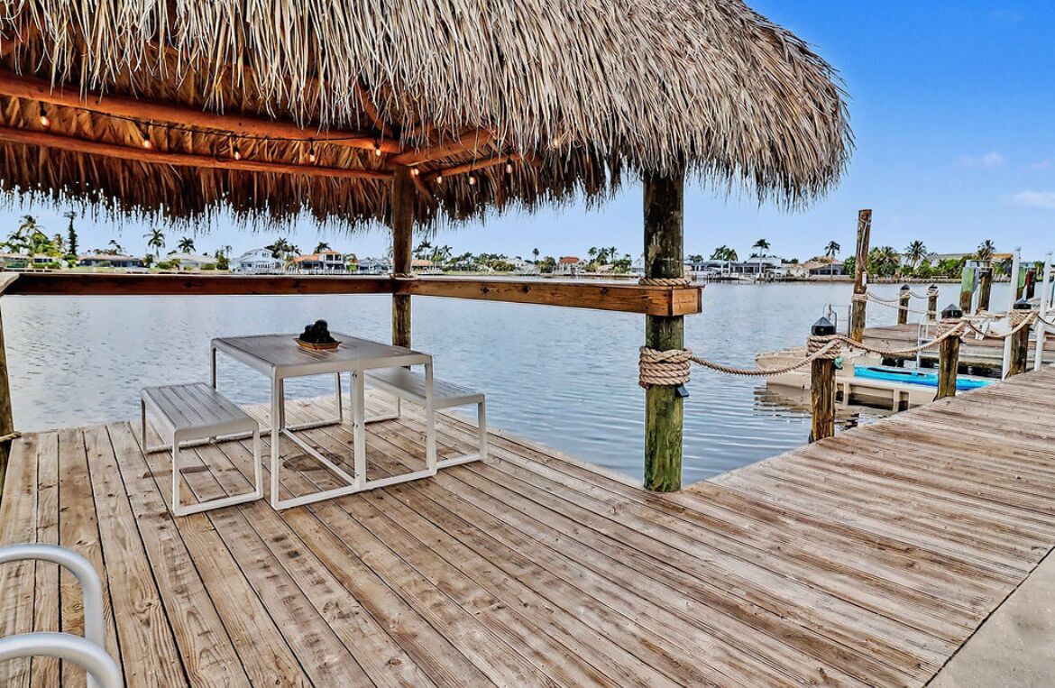 屋外ダイニングエリア